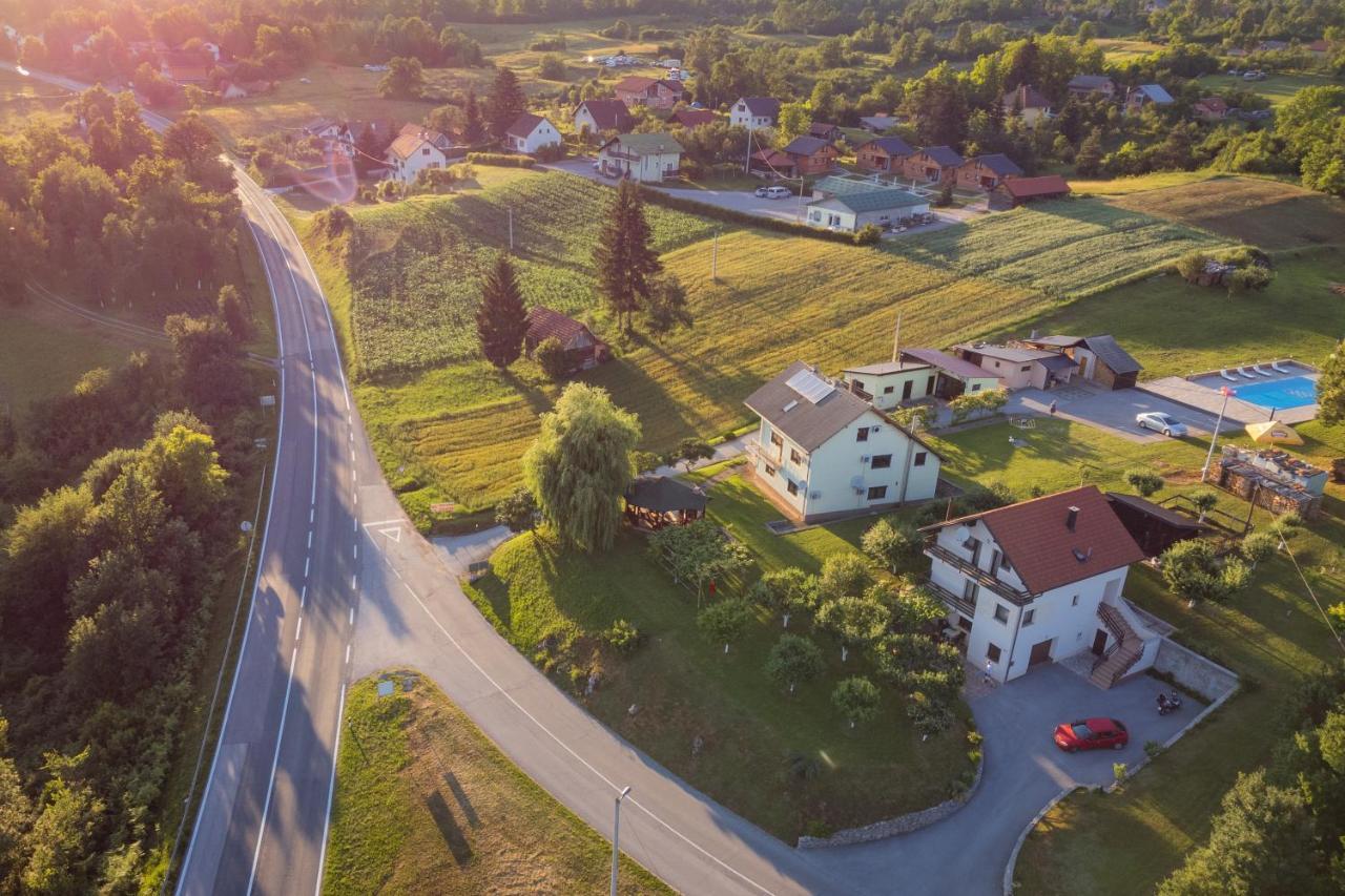 Apartments Lucija Слуни Экстерьер фото