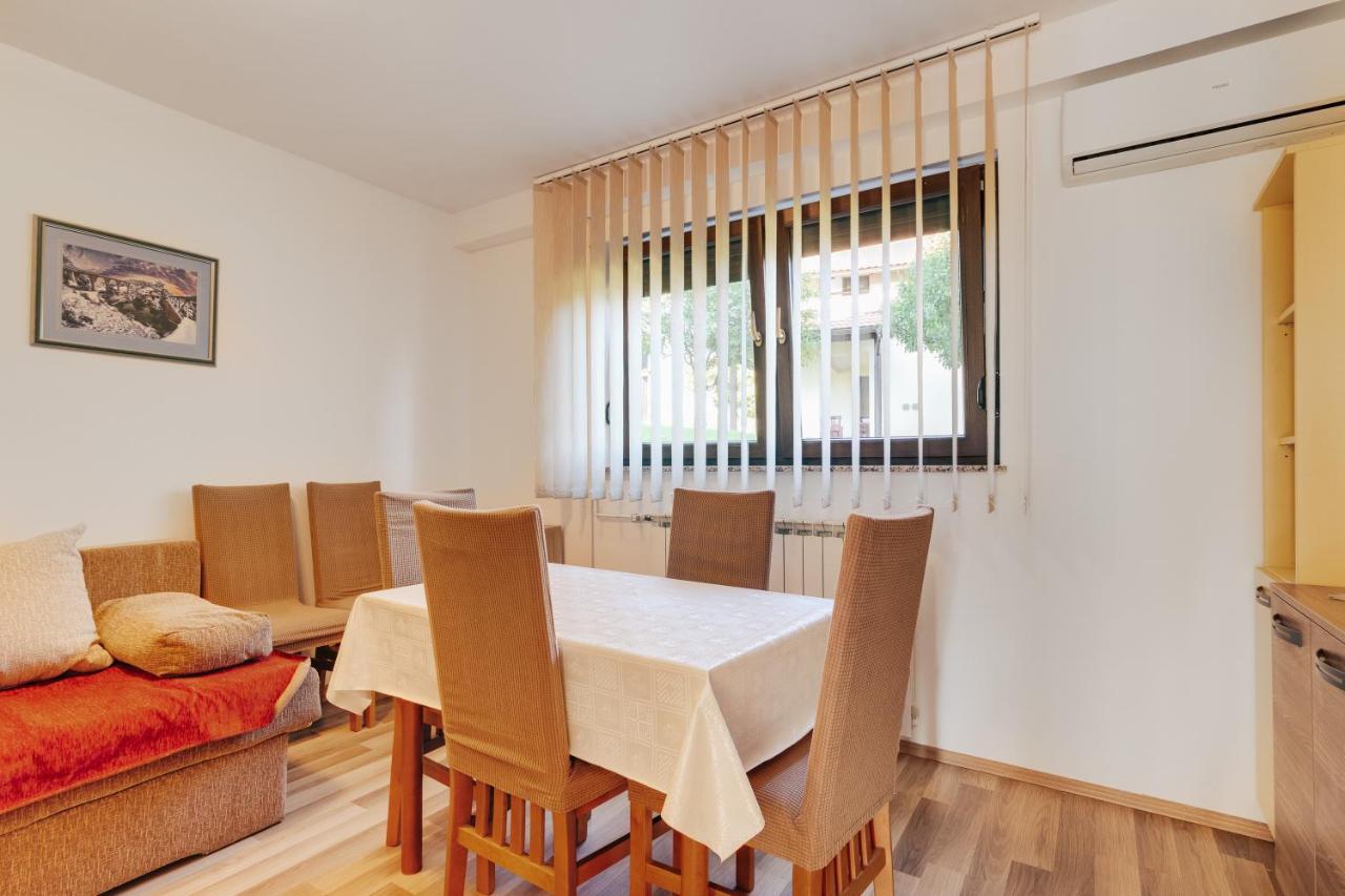 Apartments Lucija Слуни Экстерьер фото